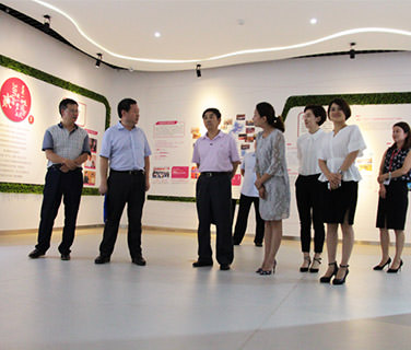 陜西省直銷(xiāo)局領(lǐng)導(dǎo)蒞臨三八婦樂(lè)視察調(diào)研