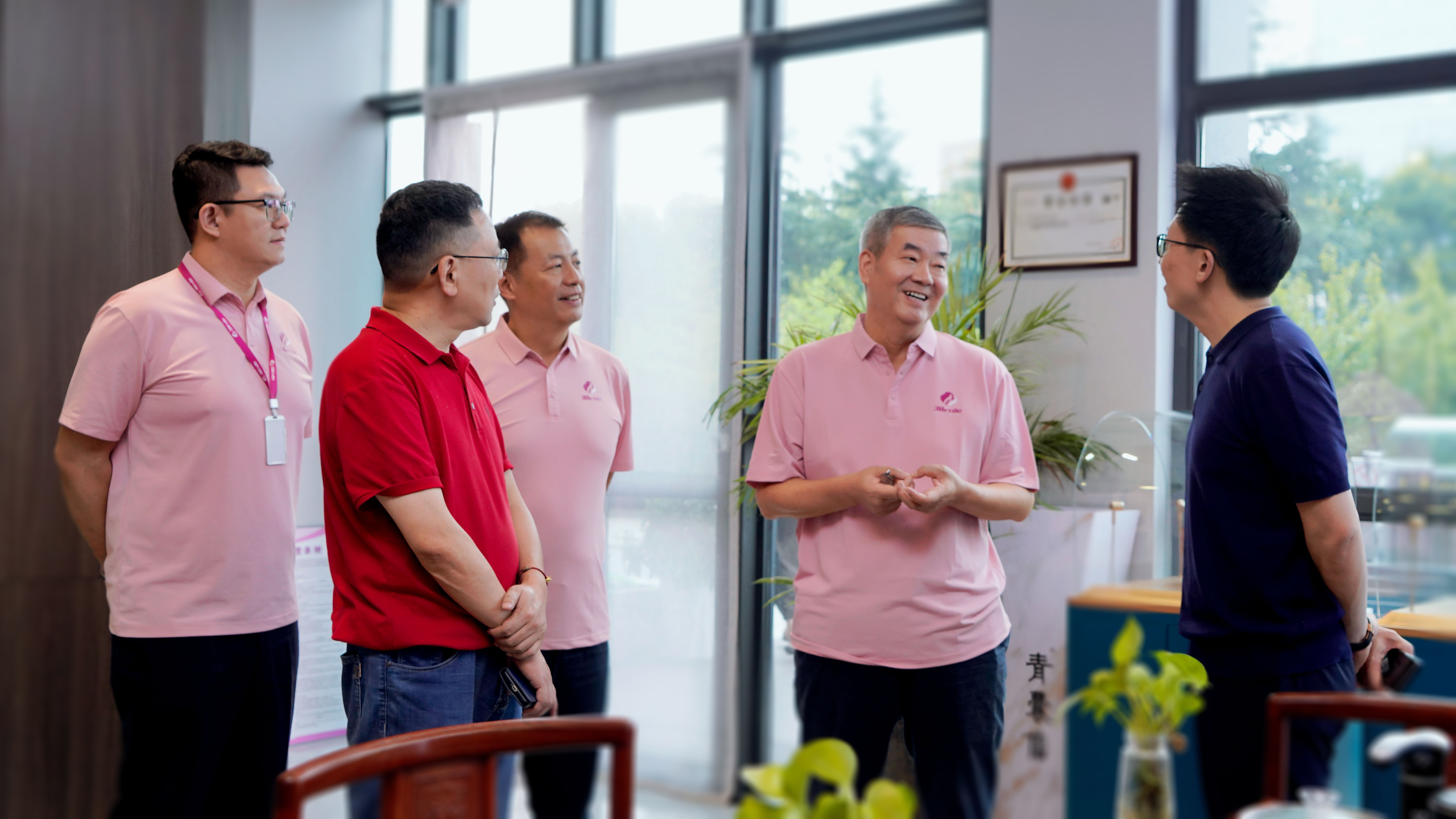 北京博奧晶方生物董事長(zhǎng)楊越、晶準(zhǔn)生物總裁李天民一行到三八婦樂(lè)參訪交流